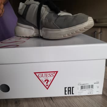 Guess Ayakkabıda Yanlarda Açılma Sorunu