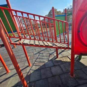Tufanbeyli İlçesinde Parkın Bakımsızlığı Ve Güvenlik Sorunları