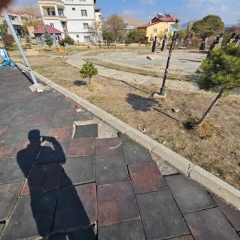 Tufanbeyli İlçesinde Parkın Bakımsızlığı Ve Güvenlik Sorunları