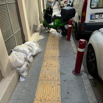 Kaldırımları İşgal Eden Martı Motosikletleri