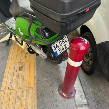 Kaldırımları İşgal Eden Martı Motosikletleri