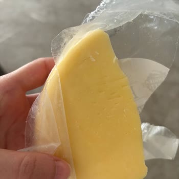 Migros'tan Alınan Göbek Kaşarında Hijyen Sorunu