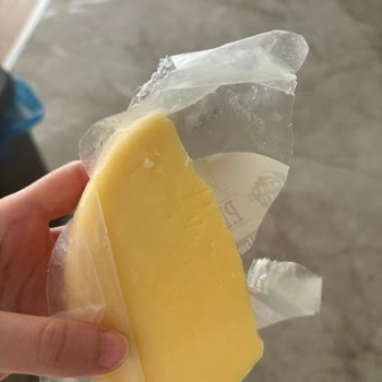 Migros'tan Alınan Göbek Kaşarında Hijyen Sorunu