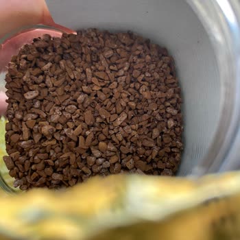 Nescafe Kahvem Küflendi, Param Çöp Oldu!