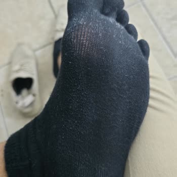 Gümüş Çorapta Hayal Kırıklığı: Dayanıksız Ürün Ve İlgisiz Satıcı