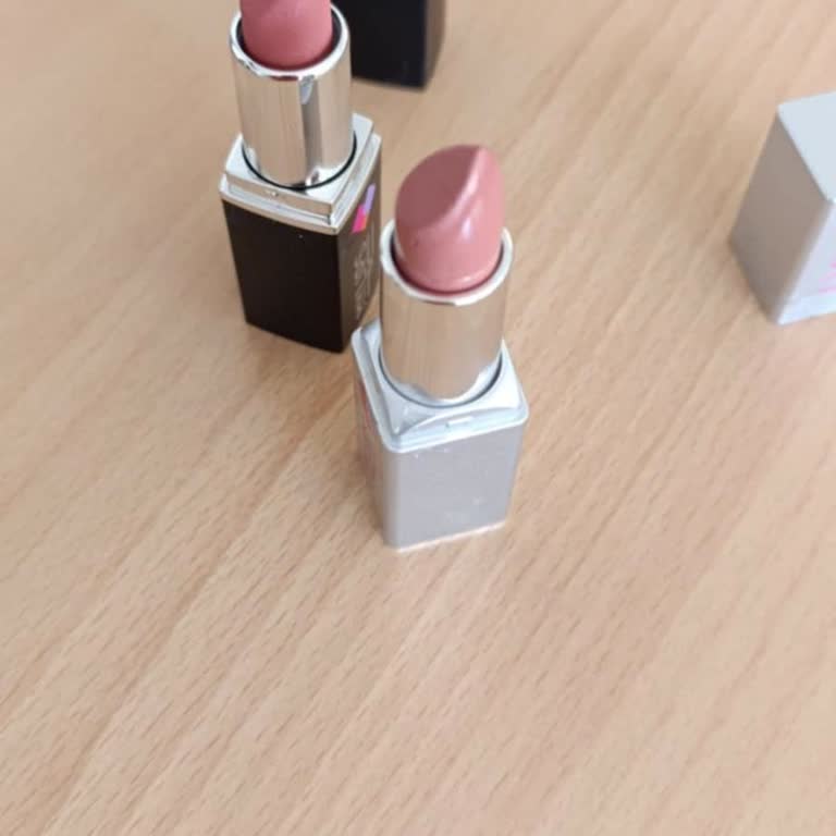 Yanıltıcı Ruj Renkleri Ve Tester Eksikliği