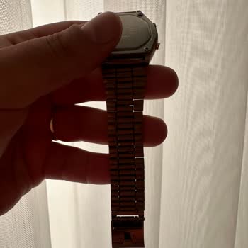 Casio Uhr Verfärbungen und enttäuschende Qualität