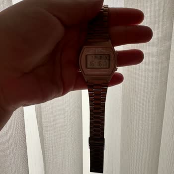 Casio Uhr Verfärbungen und enttäuschende Qualität