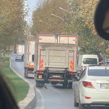 BİM Kamyonu Çarpıp Kaçtı: Esenyurt'ta Kaza Mağduriyeti