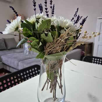 Özensiz Çiçek Sepeti Siparişi: Kardeşimin Doğum Gününde Hayal Kırıklığı