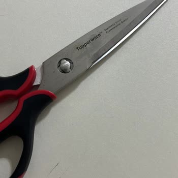 Paslanan Tupper Mutfak Makası Hayal Kırıklığı