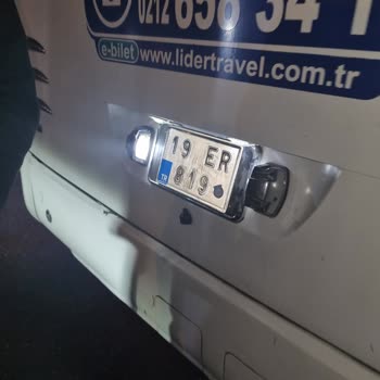 Otobüs Şoförü Ve Muavininden Şiddet Ve Kaçış Skandalı