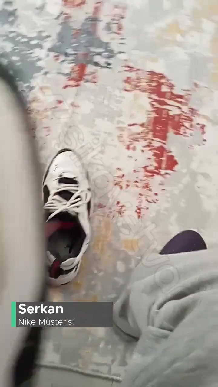 Nike Ayakkabıda Sorun Var videonun kapak resmi