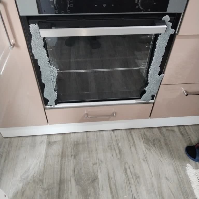 Simfer Fırın Camı Patladı, Garanti Kapsamı Dışında Bırakıldı