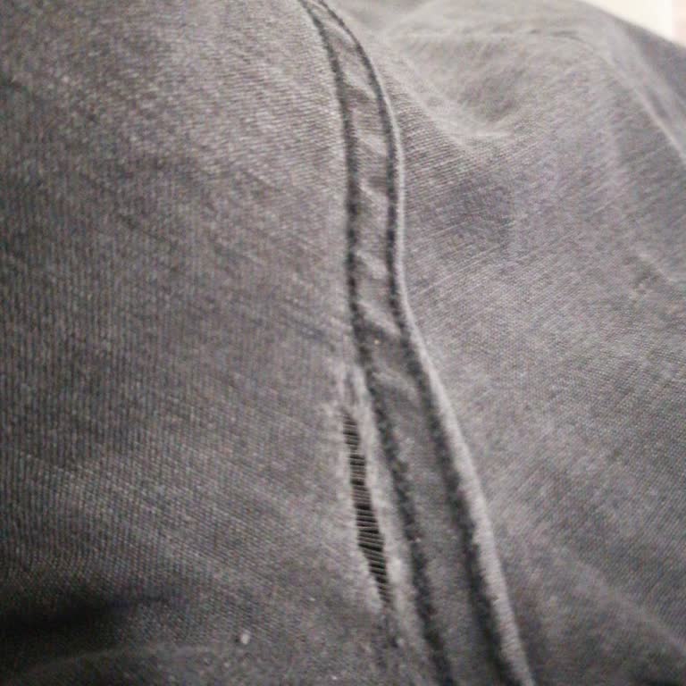 Kısa Sürede Yırtılan Pantolon Ve İlgisiz Mağaza