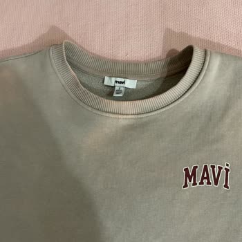 Hediye Sweatshirtte Şok Edici Renk Değişiklikleri