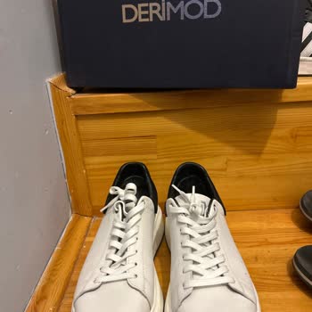 Derimod Ayakkabıları Ve Beyaz Çorap Krizi