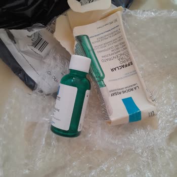 La Roche-Posay Serum Arrived Leaking Due to Poor Packaging