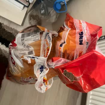 Kargo Ve Paketleme Sorunu: Kedi Maması Çalındı!