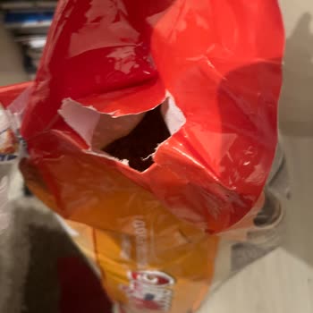 Kargo Ve Paketleme Sorunu: Kedi Maması Çalındı!