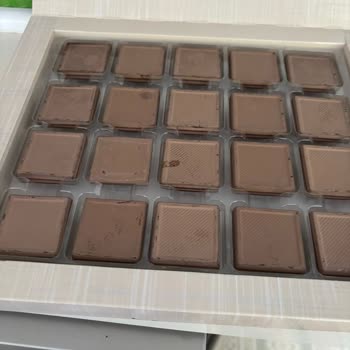 Bozuk Çikolatalar: Üretim Hatası Mı, Sağlık Riski Mi?