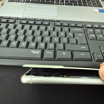 Samsung Service Damaged My Phone Further and Hasn’t Offered Any Solution