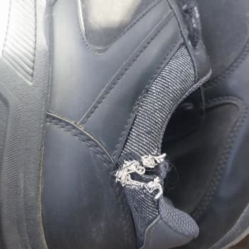 FLO Mağazası Ayıplı Ürünün Arkasında Durmuyor