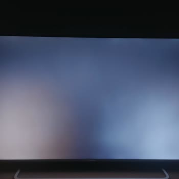 Grundig TV'de Işık Sızması Ve Bulutlanma Sorunu