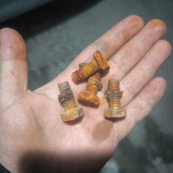Küpçelik Galvanizli Vida Sebebiyle Çürüme Sorunu