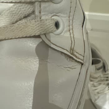 White Vans from SPX Torn After 2 Months – No Refund or Exchange Offered