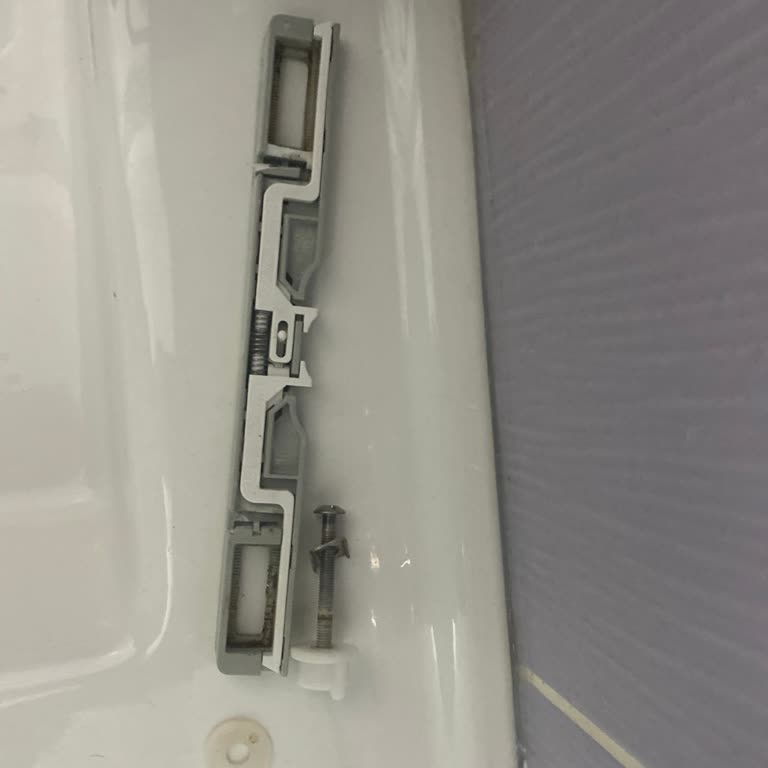 Duru Turkuaz Klozet Kapağı İçin Yedek Parça Sorunu