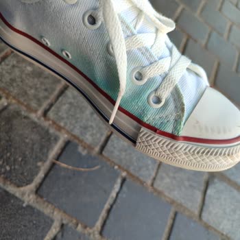 Benetton Schuhe färben ab, untragbar nach wenigen Wäschen, Qualität enttäuscht