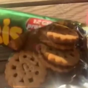 Ülker Probis Bisküvisi İçinden Güve Çıktı!