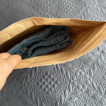 Stradivarius Sent Used and Damaged Pants with Stains