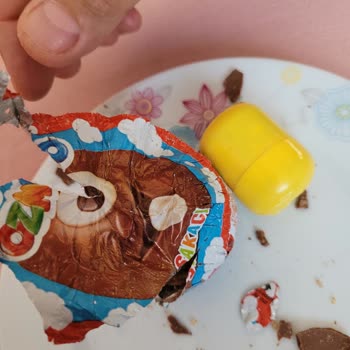 Çikolatanın İçinden Kurtlar Çıktı, Güvenim Sarsıldı