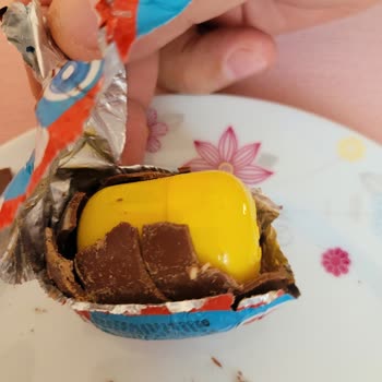 Çikolatanın İçinden Kurtlar Çıktı, Güvenim Sarsıldı