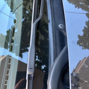 Severe Deformation of Wiper Grille on My 2017 BMW 1.16d – Requesting Resolution