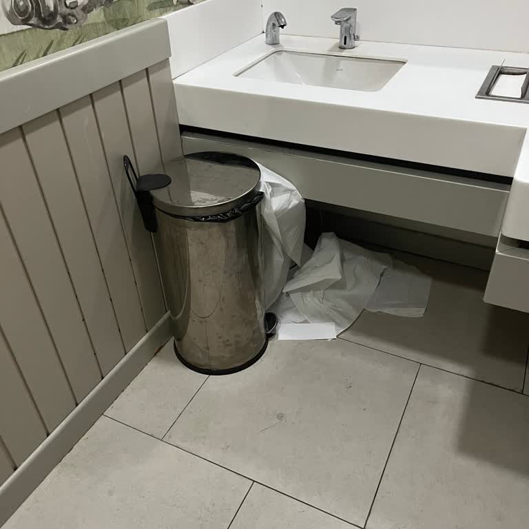 Maltepe Park AVM Güvenliğinde Anlamsız Uygulama