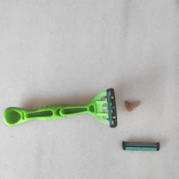 Tıraş Bıçağı Kullanımı Sonrası Kalıcı İzler