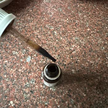 Bebek Demir Damlasında Renk Ve Yapı Değişikliği