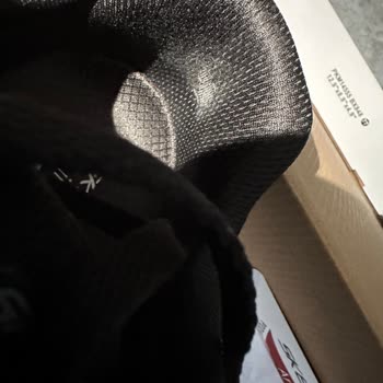 Skechers Ayakkabıda 1.5 Ayda Yırtık Oluştu, Değişim Talep Ediyorum