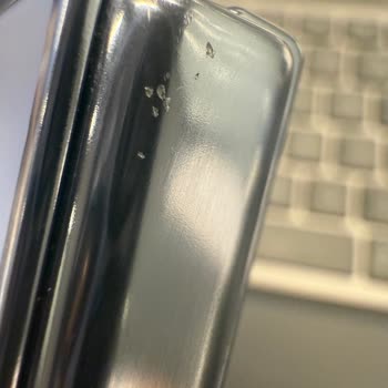 Galaxy Fold 5 Kılıfı Cihazı Çiziyor: Samsung'dan Acil Çözüm Bekliyorum