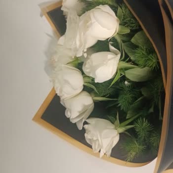 Yeni İş Hediyesi Olarak Gönderilen Solmuş Güller