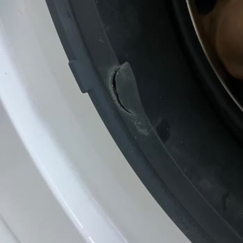 Bosch Çamaşır Makinesi: Kısa Sürede Yırtılan Lastik Ve Yetersiz Teknik Servis