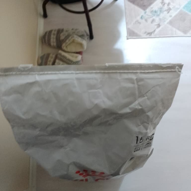 Şüpheli Paketleme İle Gelen Kedi Maması