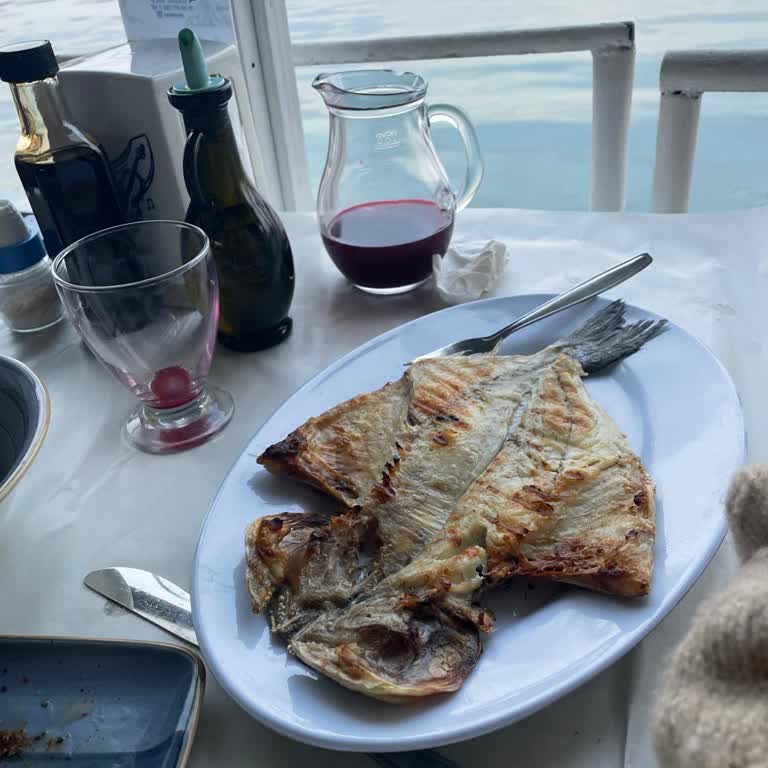 Özal'ın Yeri Lokantası (Urla) Hiçbir Yerde Fiyat Yazmıyor Ve Aşırı Pahalı!