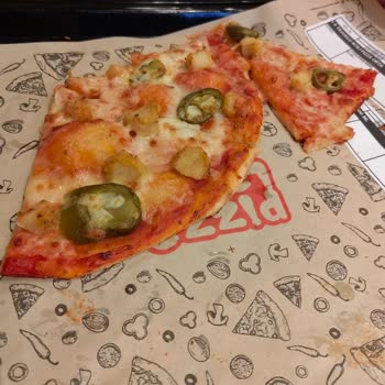 PizzaLazza'da Hayal Kırıklığı: Yanlış Hamur Seçimi
