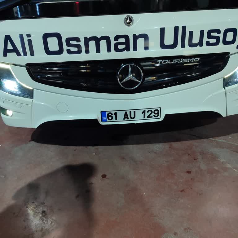 Geciken Otobüs Ve İlgisiz Hizmet