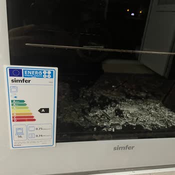 Simfer Fırın Camı Beklenmedik Şekilde Patladı