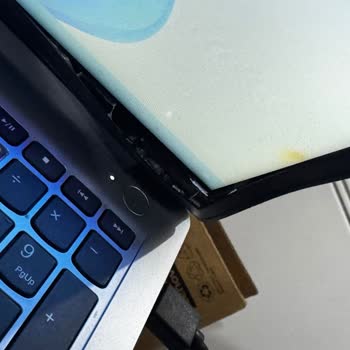 Lenovo Laptop Ekran Sorunu